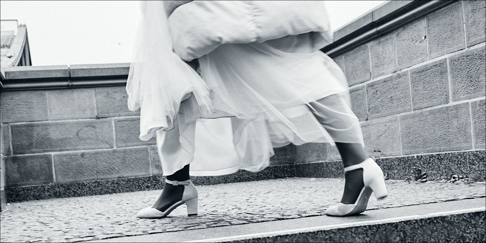Hochzeitsreportage Frankfurt – Hans Keller Photography Braut auf dem Weg zur Hochzeit – Hochzeitsreportage Frankfurt